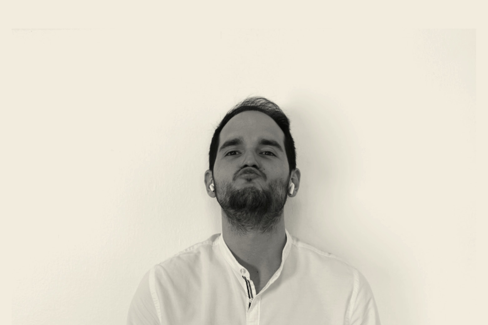 José